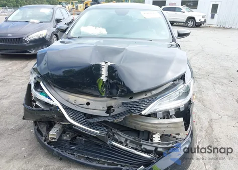 2015 Chrysler 200 C из США, поврежденный, VIN 1C3CCCCB1FN759551